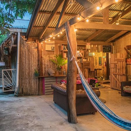 Hostel Roots Family Puerto Viejo de Talamanca Zewnętrze zdjęcie
