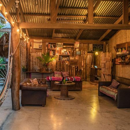Hostel Roots Family Puerto Viejo de Talamanca Zewnętrze zdjęcie