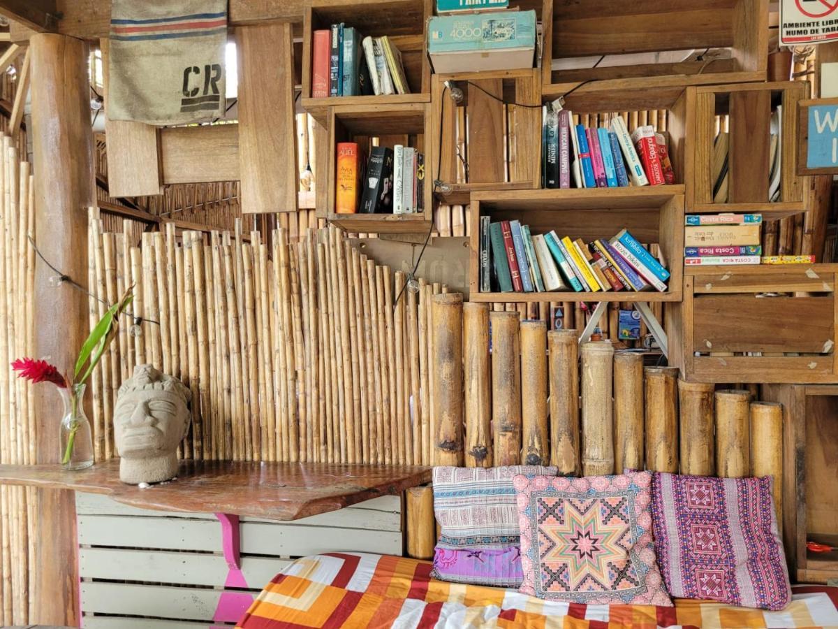 Hostel Roots Family Puerto Viejo de Talamanca Zewnętrze zdjęcie