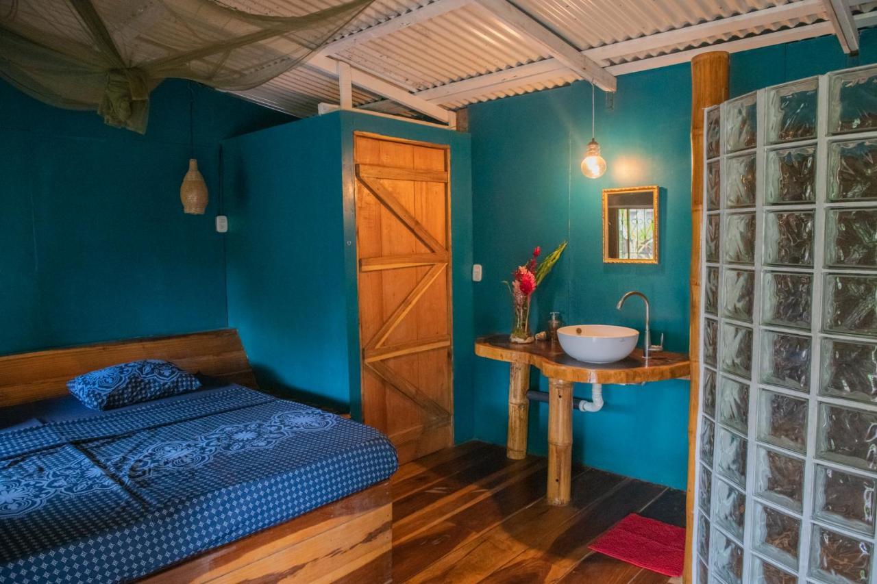 Hostel Roots Family Puerto Viejo de Talamanca Zewnętrze zdjęcie