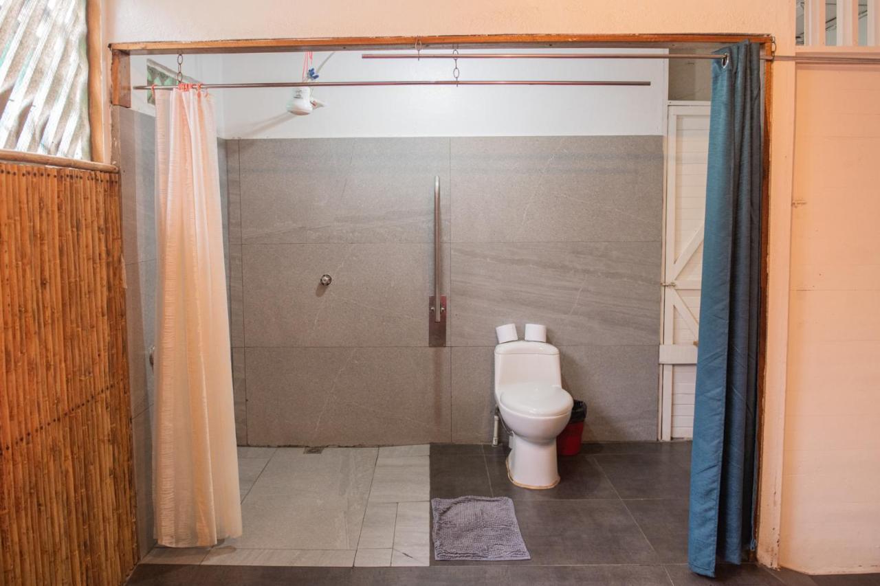 Hostel Roots Family Puerto Viejo de Talamanca Zewnętrze zdjęcie