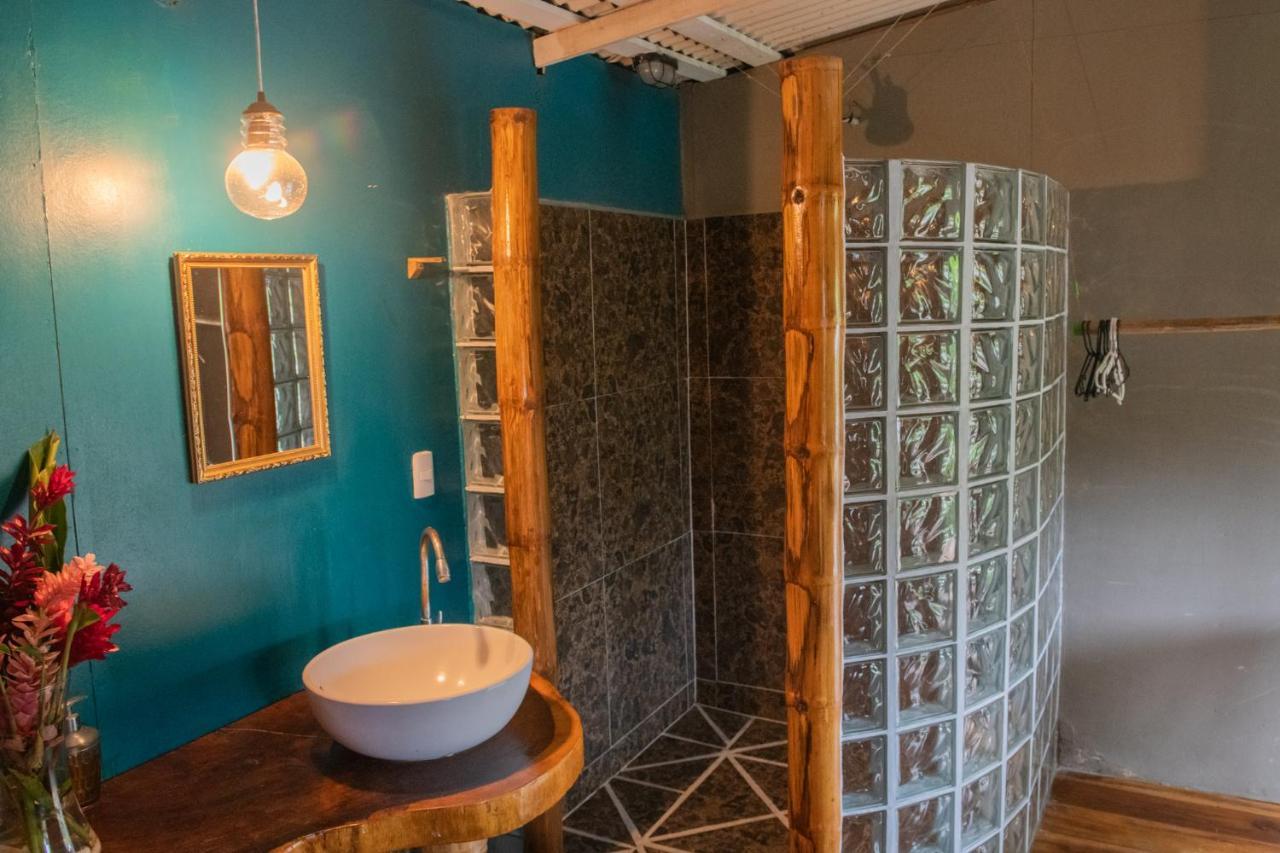 Hostel Roots Family Puerto Viejo de Talamanca Zewnętrze zdjęcie