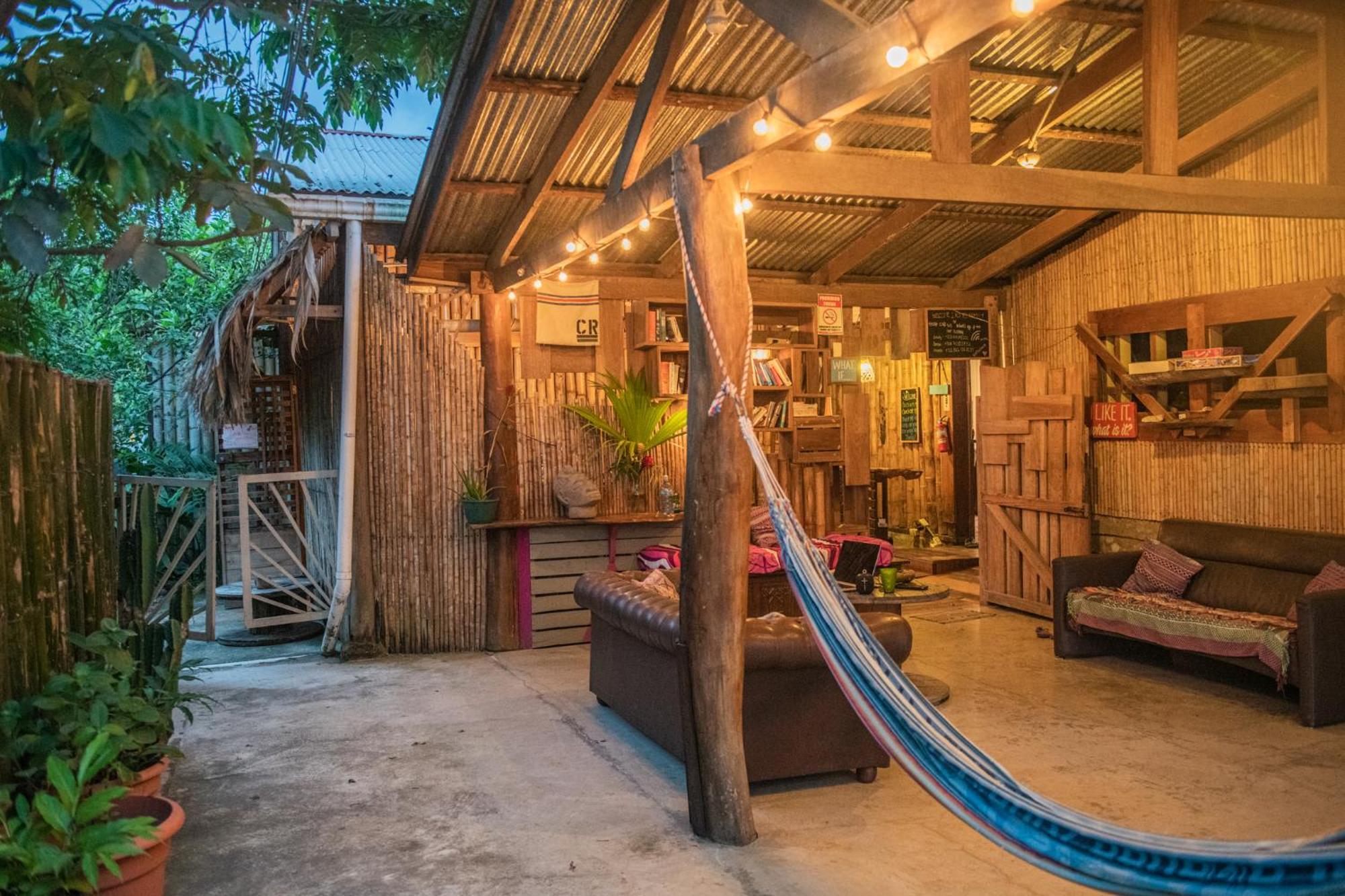 Hostel Roots Family Puerto Viejo de Talamanca Zewnętrze zdjęcie