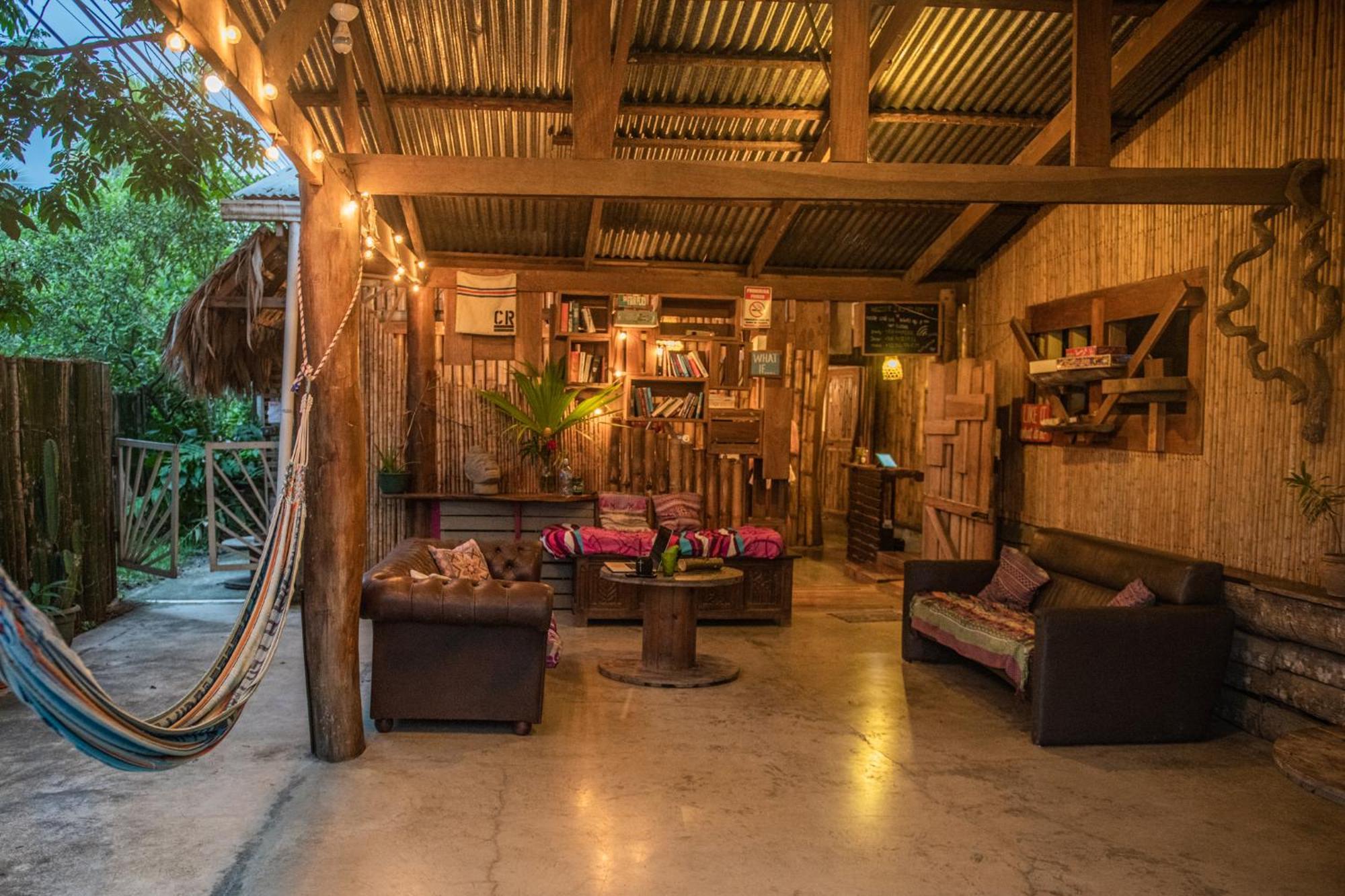 Hostel Roots Family Puerto Viejo de Talamanca Zewnętrze zdjęcie