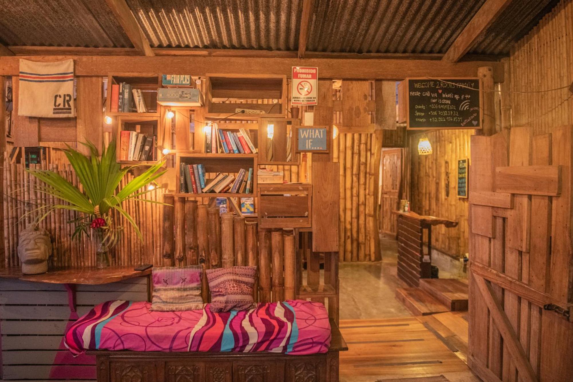 Hostel Roots Family Puerto Viejo de Talamanca Zewnętrze zdjęcie